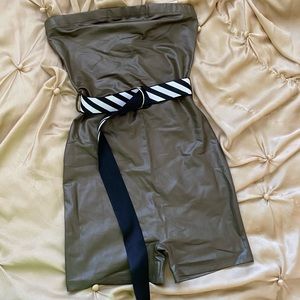 Fashion nova romper size xs